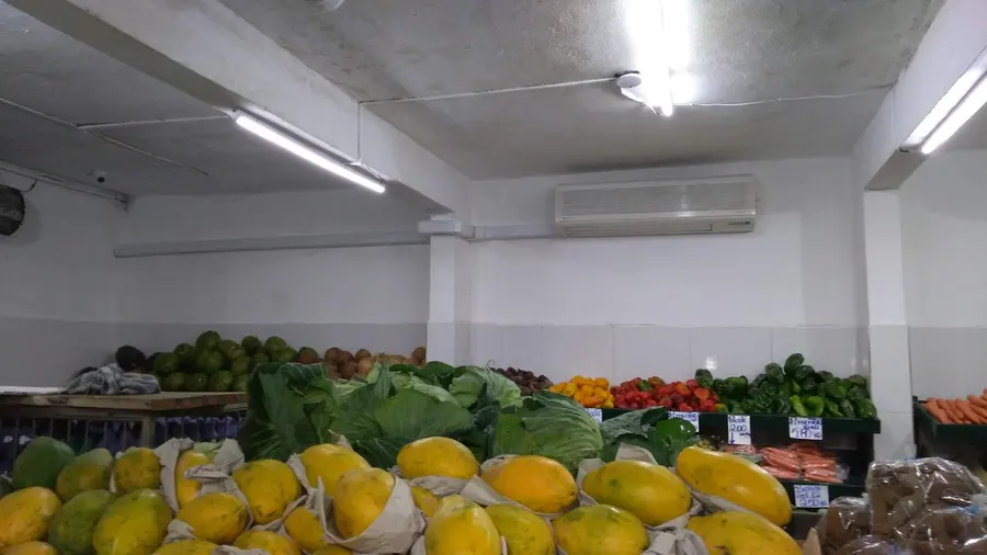Ar condicionado instalado em hortifrúti